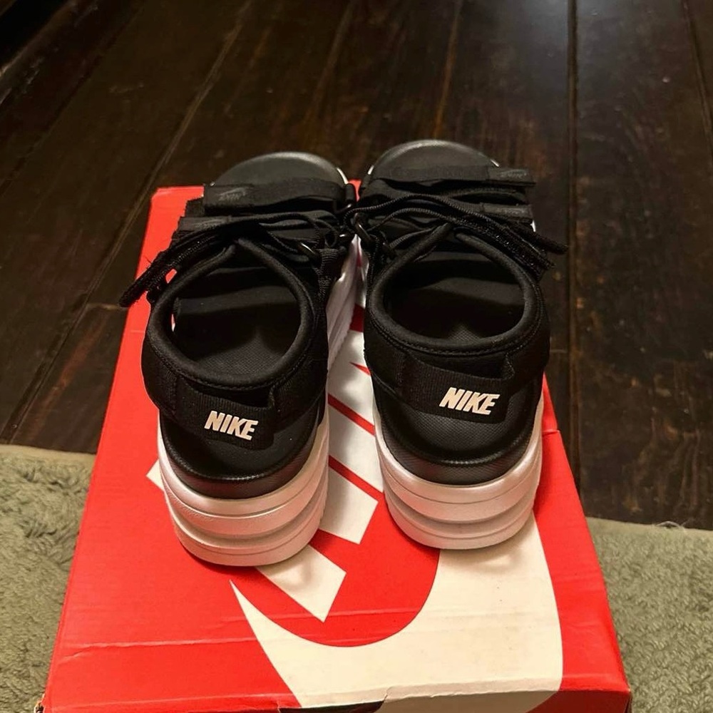 Women’s Nike icon classic sandal
